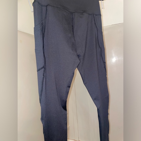 Women’s Leggings - Picture 3 of 6